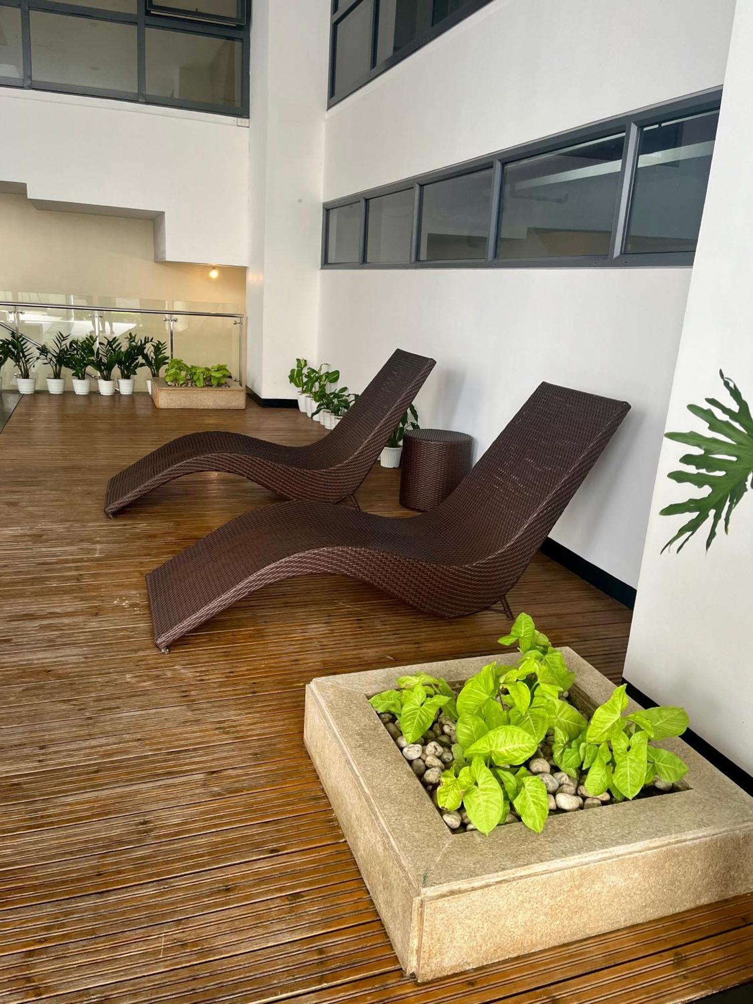Greenbelt Hamilton Tower 1 Legazpi Makati City Exteriör bild